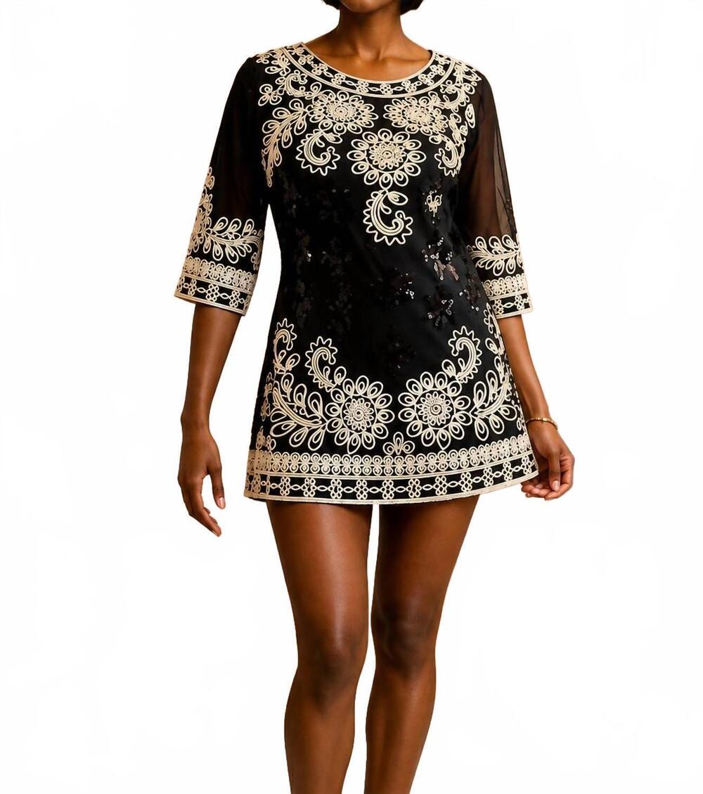 NEW STEP IN STYLE hilo filigree print top in black/white